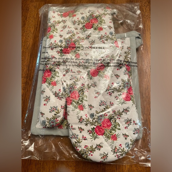 Pot Holder/Oven Mit 3 Piece Gift Set in Original Packaging - Picture 3 of 5